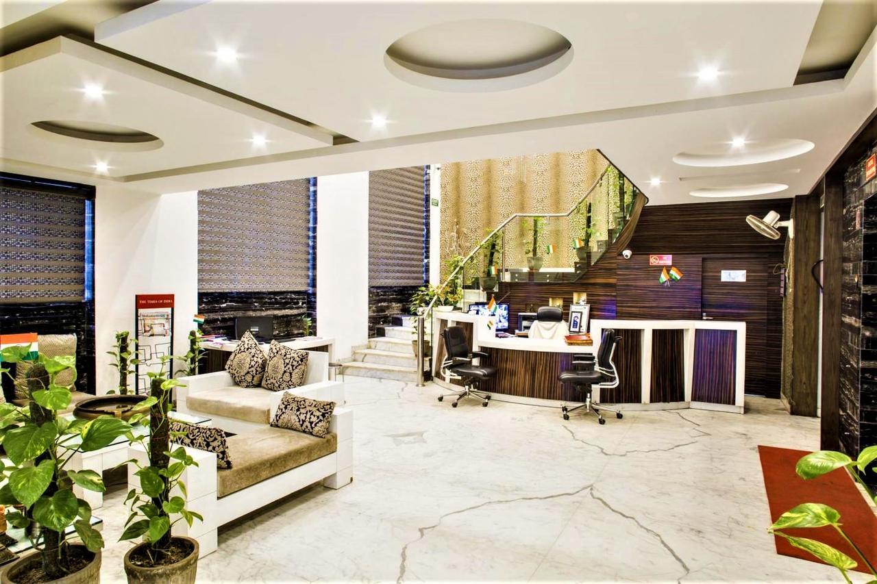Hotel Le Benz - Free Airport Pick-Up à New Delhi Extérieur photo