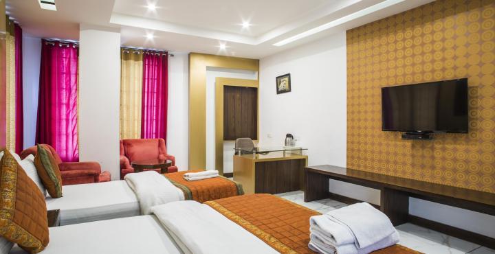 Hotel Le Benz - Free Airport Pick-Up à New Delhi Extérieur photo