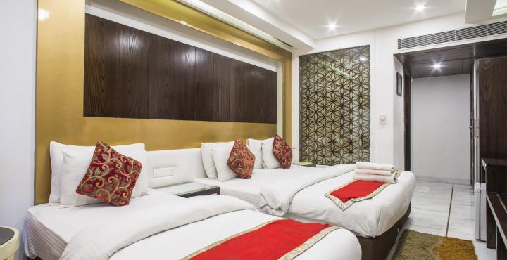 Hotel Le Benz - Free Airport Pick-Up à New Delhi Extérieur photo